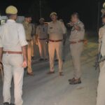 Sultanpur में दुर्गा पूजा में पुलिस ने निकाला पैदल मार्च